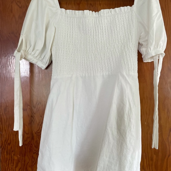 Gorgeous Superdown cottage core white mini dress - Picture 3 of 5